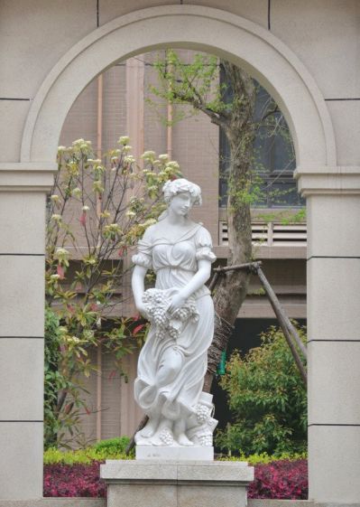 庭院别墅汉白玉石雕西方女人雕塑