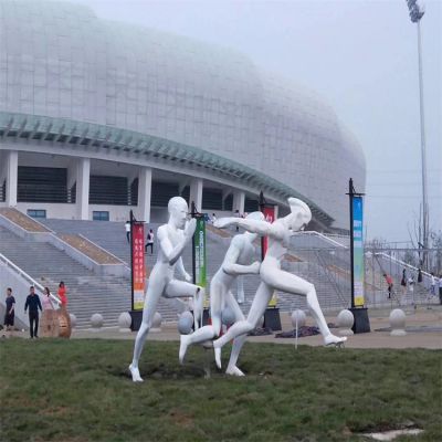 体育操场摆放玻璃钢抽象踢足球运动人物雕塑