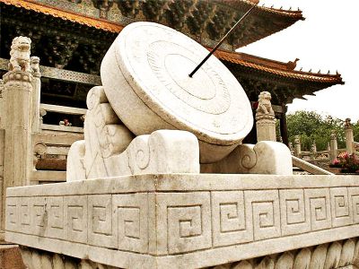 故宫创意大理石石雕赤道式计时器日晷雕塑