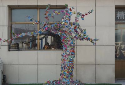景区一群玻璃钢彩绘蝴蝶雕塑