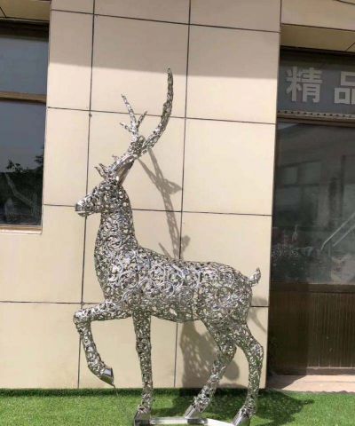 别墅不锈钢一只行走的梅花鹿雕塑