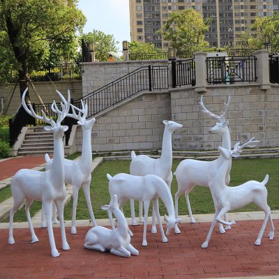 别墅小区创意不锈钢一群鹿雕塑