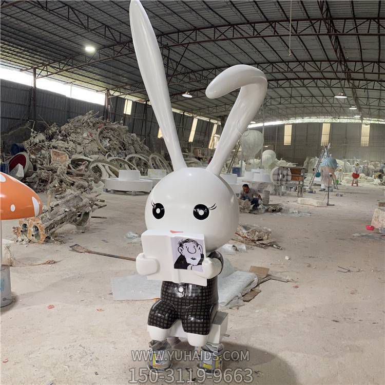 玻璃钢卡通兔子雕塑
