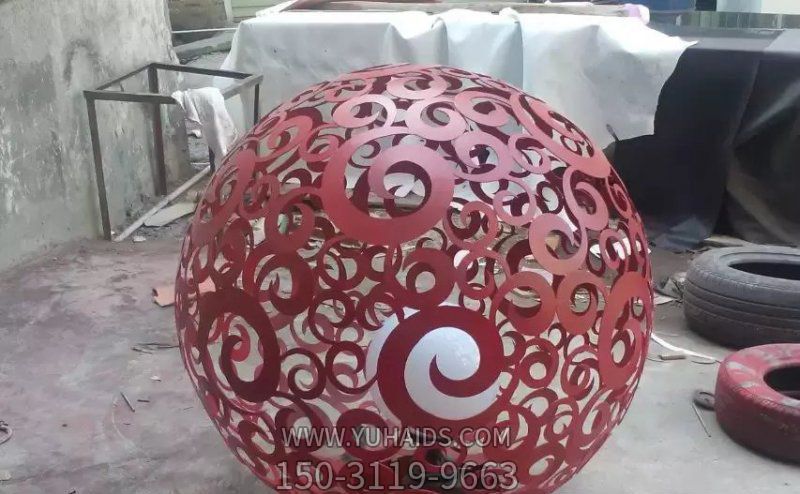 公园不锈钢材质红色镂空球雕塑