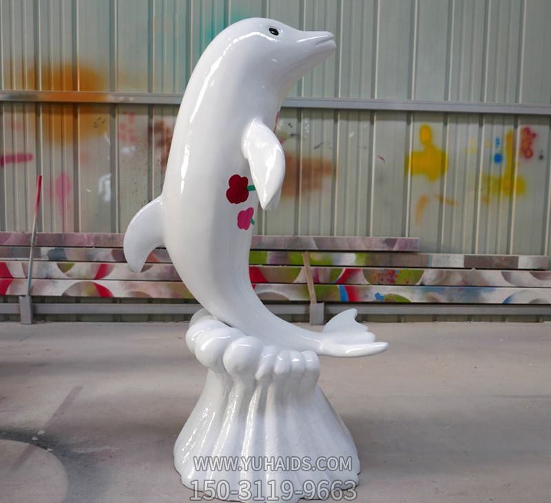 公园摆放一只玻璃钢、抽象海豚雕塑