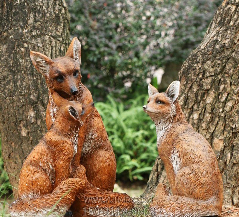 景区玻璃钢彩绘狐狸雕塑