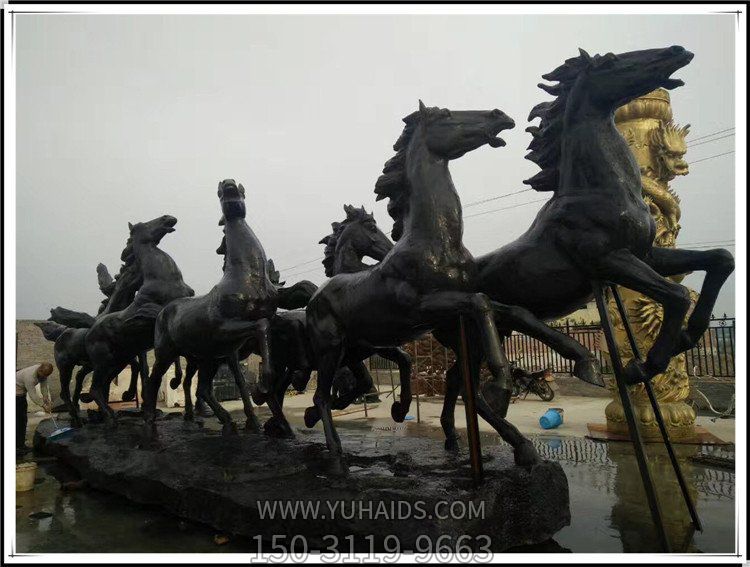 户外广场街道玻璃钢仿铜户外景观马群雕塑