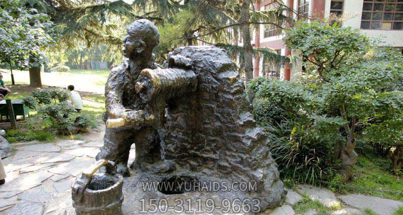公园打井水的小男孩小品铜雕儿童雕塑