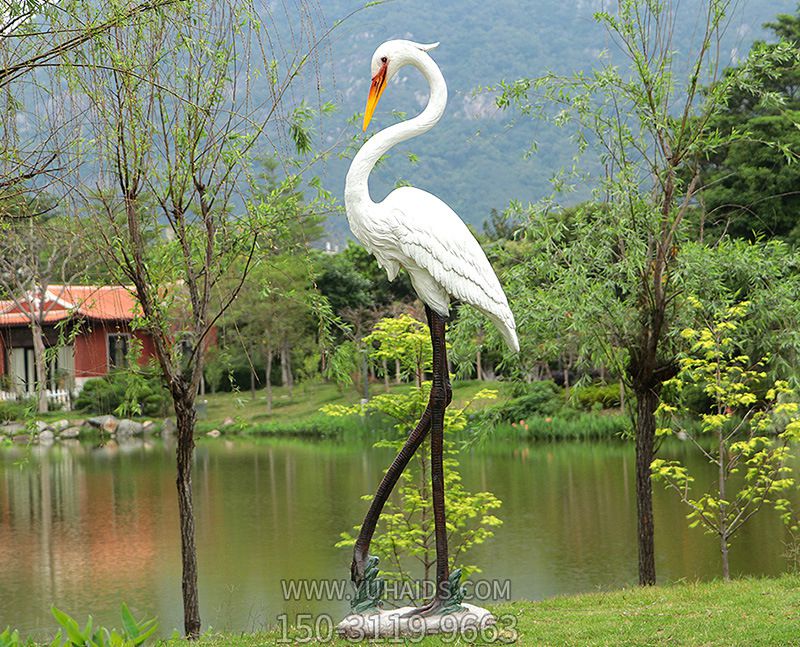池塘草坪创意大长腿玻璃钢丹顶鹤雕塑