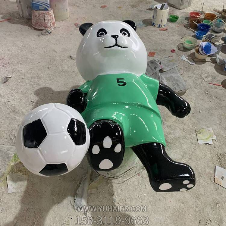 幼儿园商场玻璃钢卡通彩绘踢足球的熊猫摆件