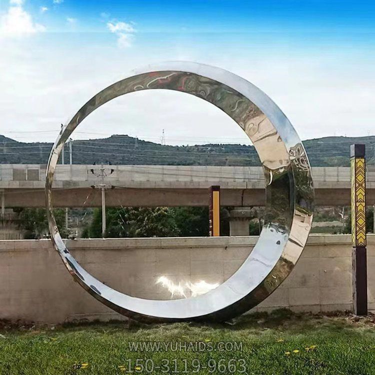 不锈钢几何镜面圆环雕塑
