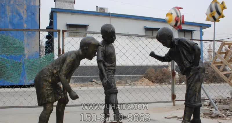儿童街边玩陀螺人物玻璃钢仿铜雕塑