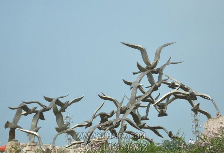草坪创意个性的不锈钢飞翔的大雁雕塑