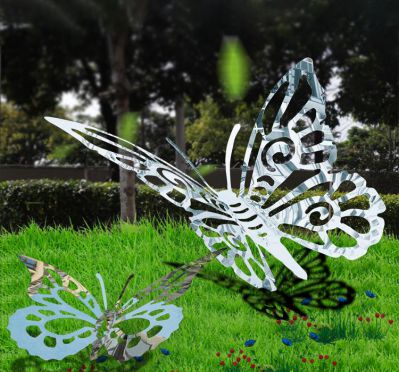 两只不锈钢抛光草坪蝴蝶雕塑