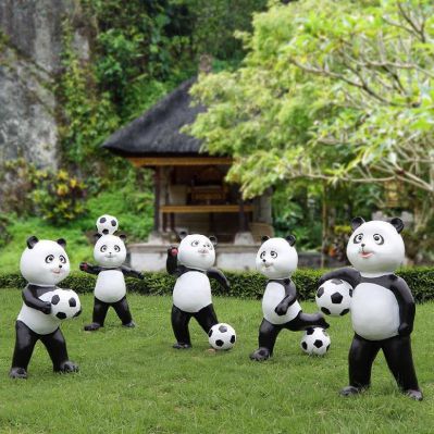 户外园林景观足球熊猫玻璃钢雕塑