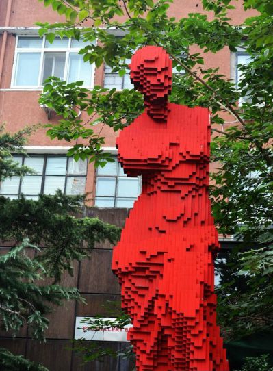 不锈钢抽象街边景观红色维纳斯雕塑