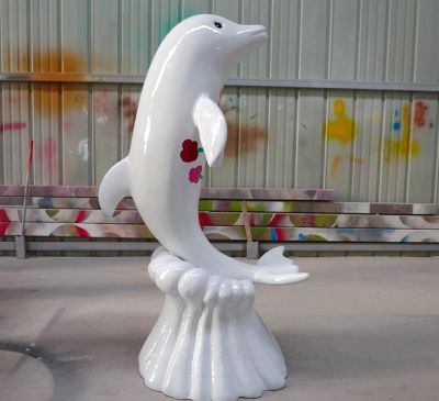公园摆放一只玻璃钢、抽象海豚雕塑