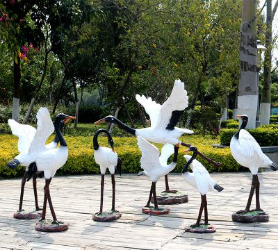 公园景观玻璃钢彩绘鹤雕塑