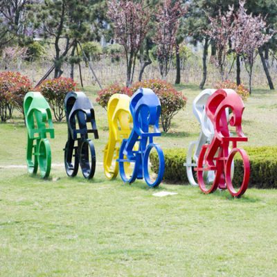 公园草地不锈钢喷漆自行车运动人物雕塑