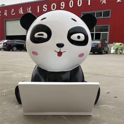 玻璃钢卡通户外园林玩电脑的熊猫雕塑
