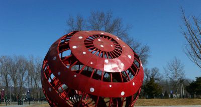 户外广场创意不锈钢镂空红色球体雕塑