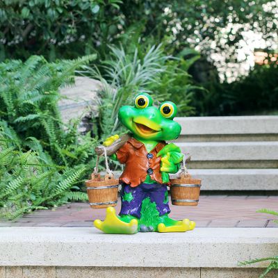 游乐场玻璃钢一只挑水的青蛙雕塑