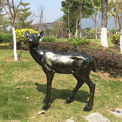 草坪广场铜雕仿古鹿雕塑