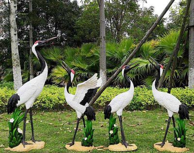 公园户外玻璃钢彩绘仿真动物丹顶鹤雕塑