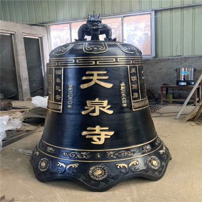 天泉寺青铜挂钟雕塑