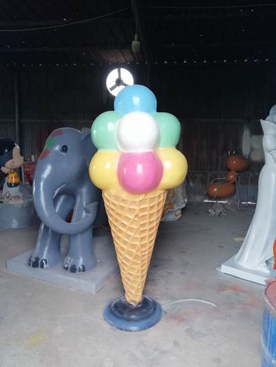 儿童游乐园门口彩色球玻璃钢冰淇淋雕塑