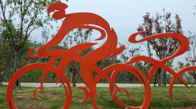 不锈钢抽象彩绘骑自行车人物雕塑