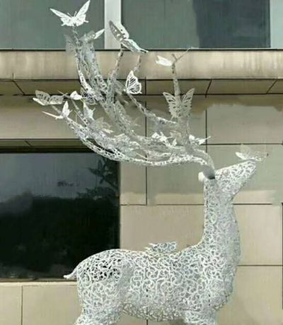 园林广场大型不锈钢镂空梅花鹿雕塑