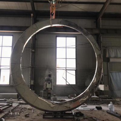 不锈钢镜面几何圆环雕塑
