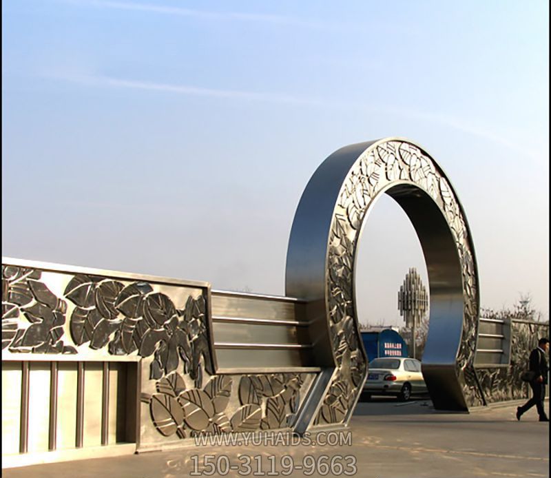 不锈钢圆形拱门企业雕塑