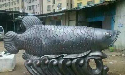 景区一只大号不锈钢鱼雕塑