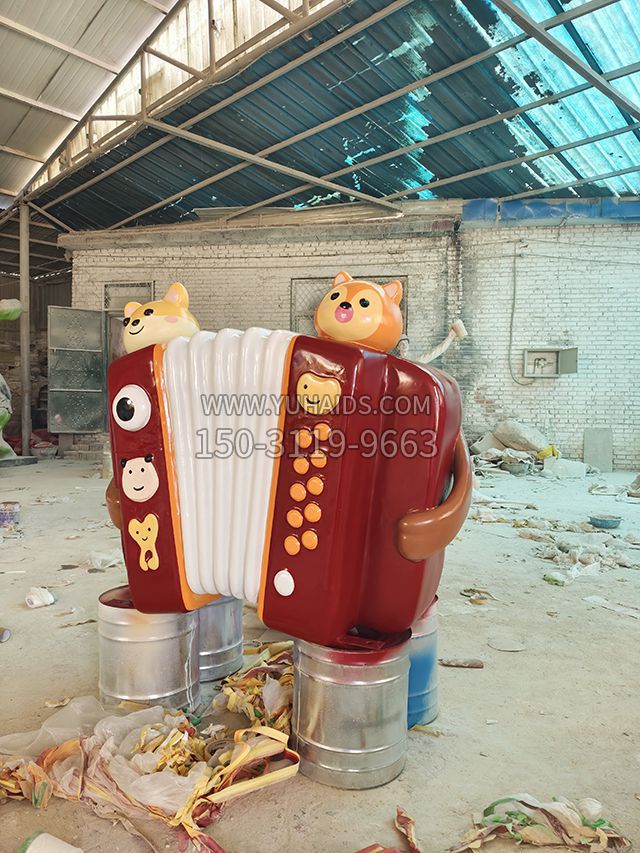 玻璃钢卡通手风琴雕塑