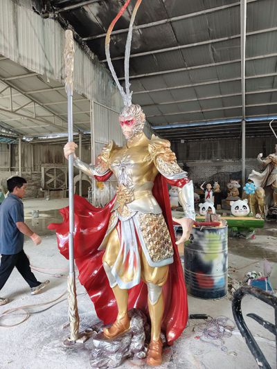 发光大圣孙悟空雕塑