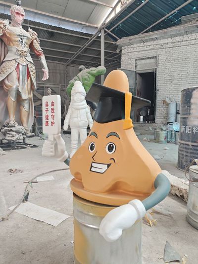 玻璃钢卡通鼻子雕塑公仔