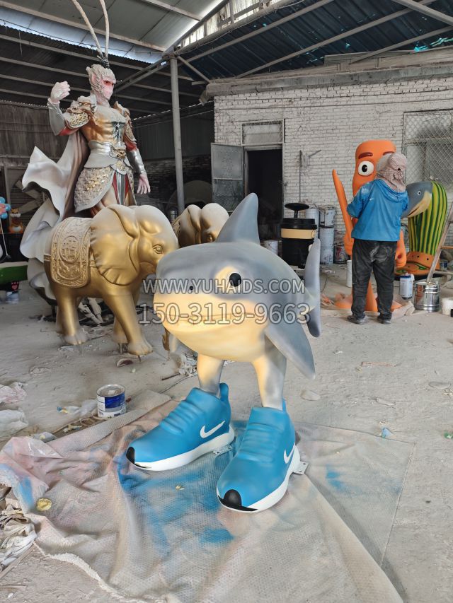 西方山海经 鲨鱼怪雕塑