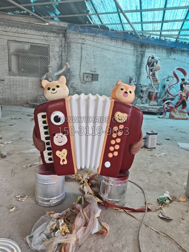 卡通手风琴 (6)雕塑