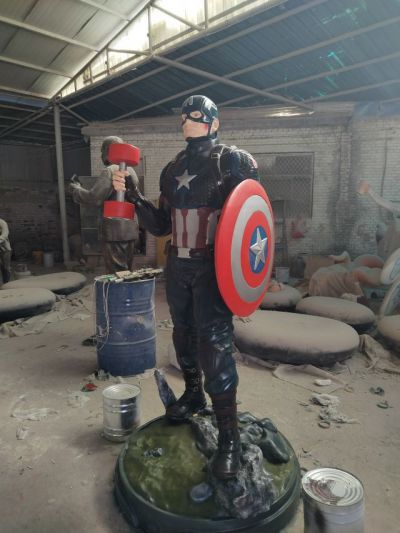 举哑铃的美国队长 (2)