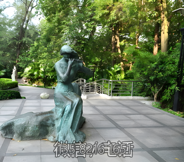 园林户外仿古青铜吹笛子的人物雕塑