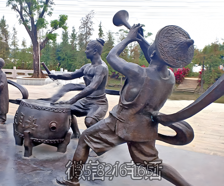 园林景观玻璃钢仿铜扭秧歌打鼓的民俗文化人物雕塑