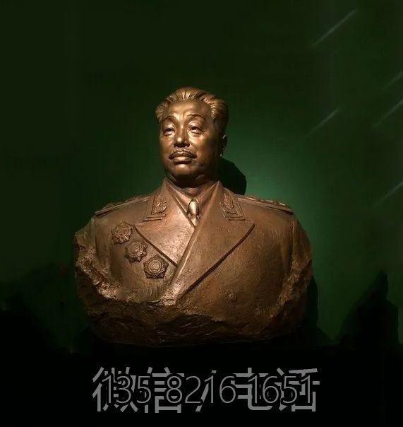 园林户外玻璃钢仿铜十大元帅贺龙雕塑