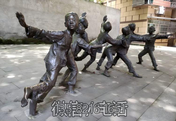 老鹰抓小鸡童趣人物情景雕塑