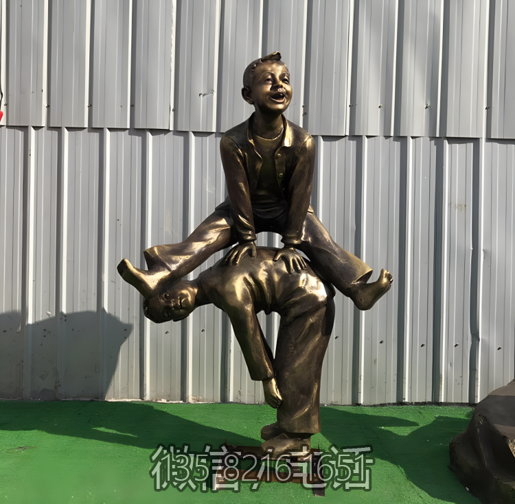 景点古镇创意玻璃钢仿铜跳山羊的儿童雕塑摆件