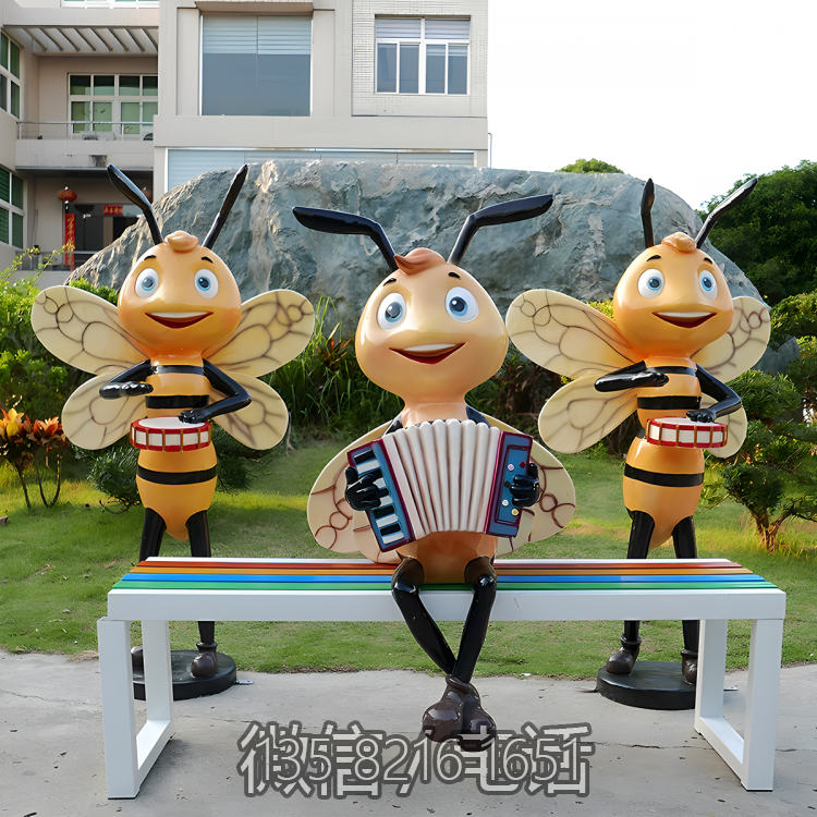 花园游乐场美陈装饰摆件卡通玻璃钢树脂蜜蜂组合雕塑