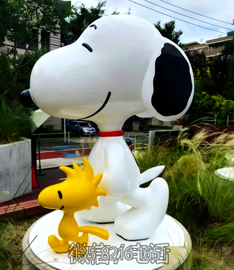 园林大型落地景观装饰摆件玻璃钢卡通Snoopy雕塑
