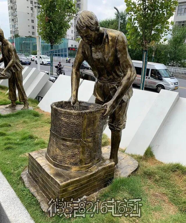 园林户外玻璃钢仿铜烘干的制茶人物雕塑