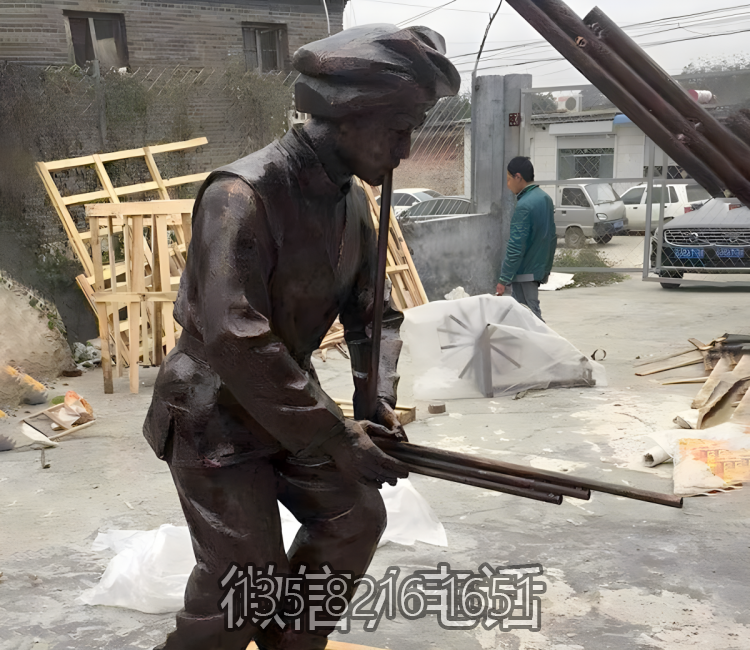 少数民族的乐器和人物街边铜雕音乐人雕塑